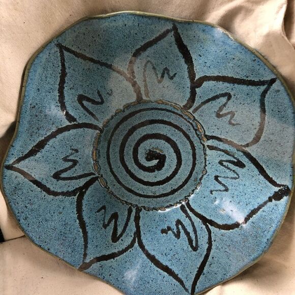 Sarah McCullough Pottery Turquoise flower bowl - Picture 1 of 16
